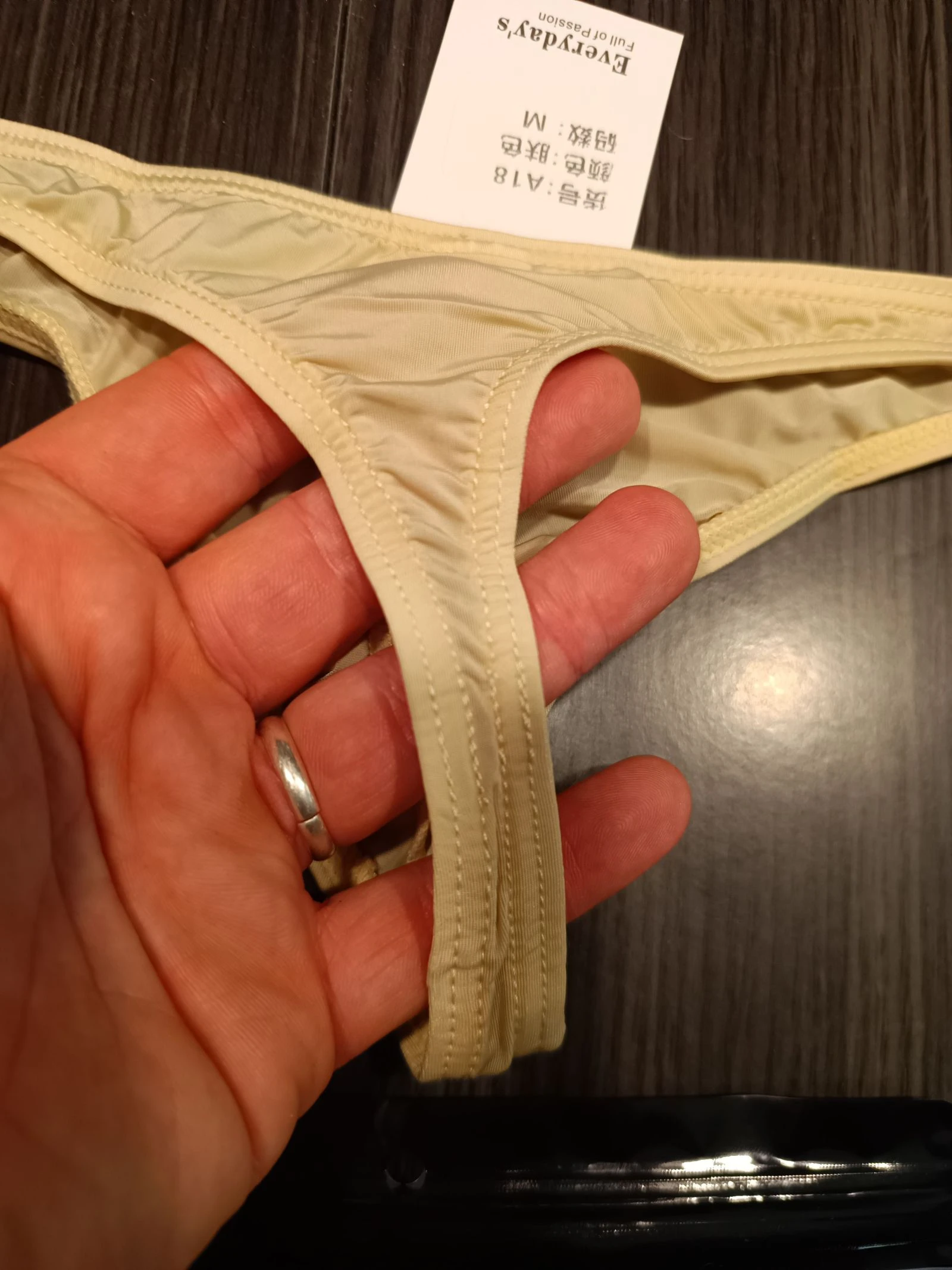 Kleine huidkleurige string voor heren – photo 5